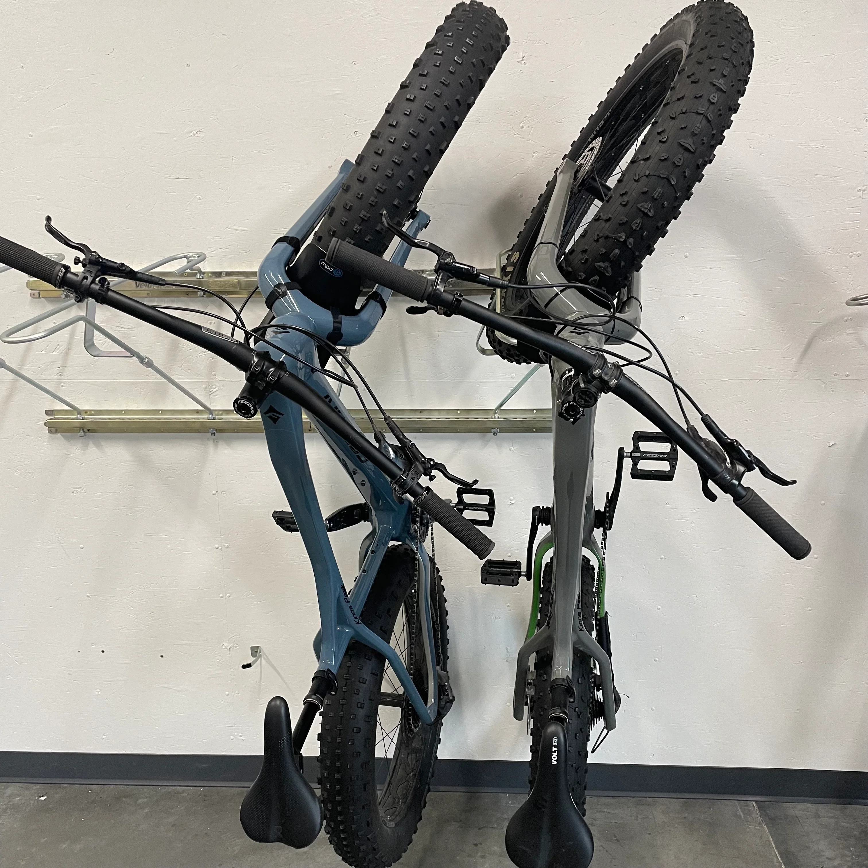 Fat Tire Tilt & Pivot Garage Bike Rack - Image 3